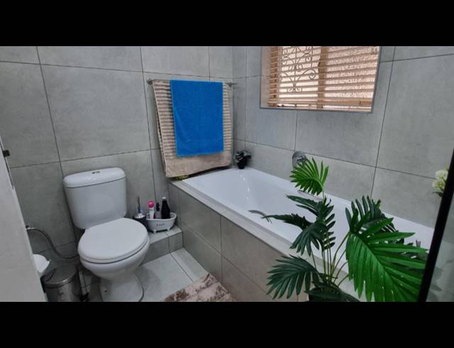 3 BEDROOM HOUSE FOR SALE IN SOUTH CREST